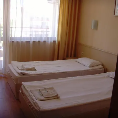 アパートホテル Complex Sunny Dreams 3*