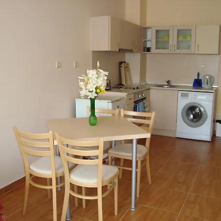 アパートホテル Complex Sunny Dreams 3*