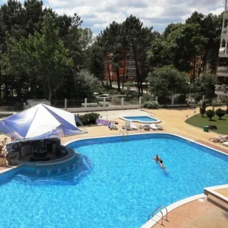 Complex Sunny Dreams Aparthotel
